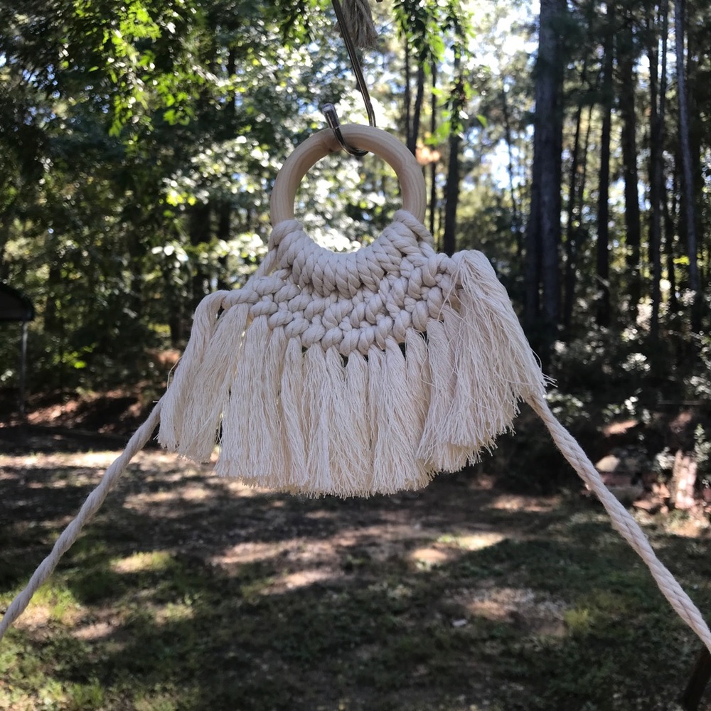 Large macrame wall hanging - Picture 2 of 4